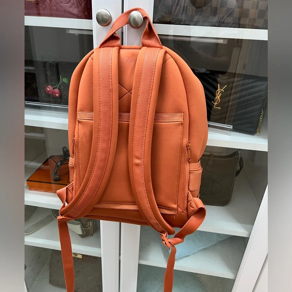 Dagne Dover Medium Dakota Neoprene backpack coyote - Picture 2 of 7